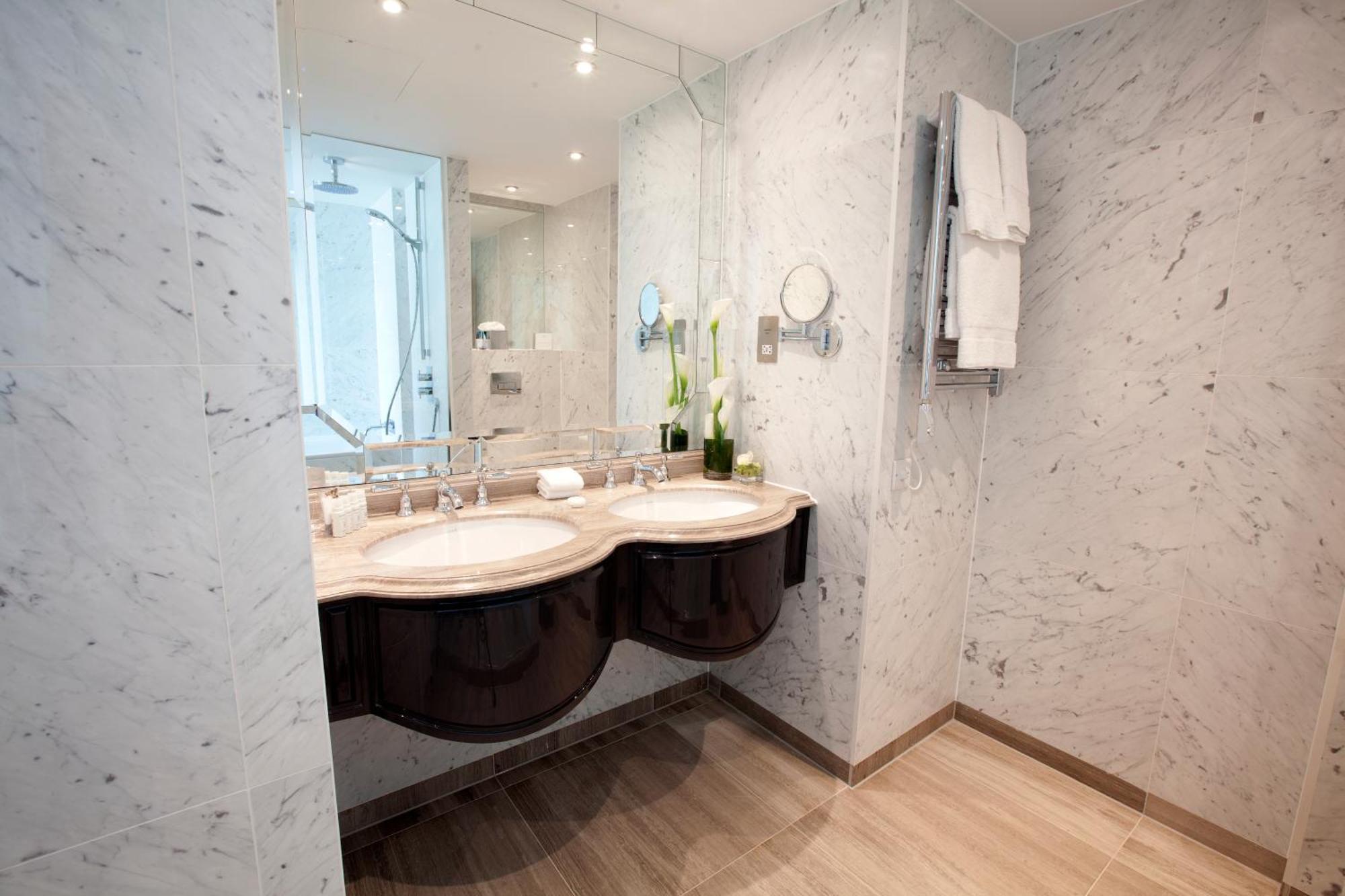 Dorsett Shepherds Bush London Bagian luar foto